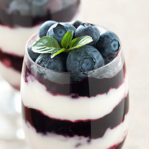 Blueberry and Vanilla Cream Parfaits