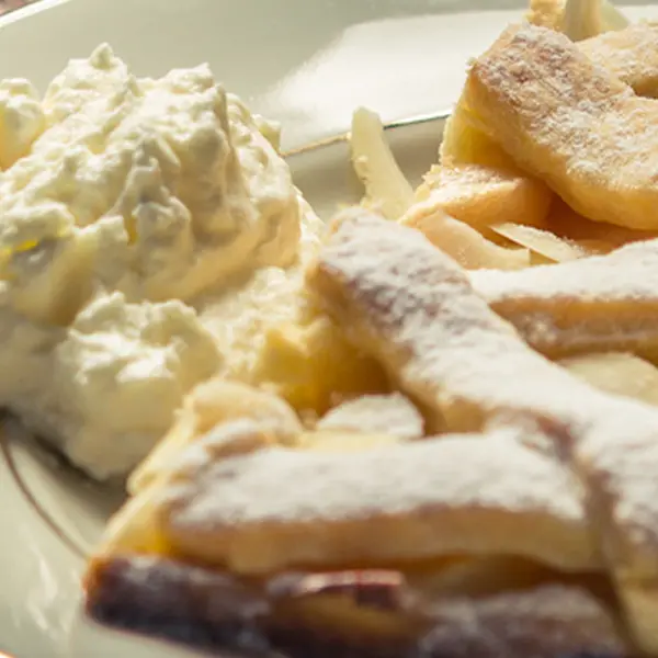 Apple Caramel Pie