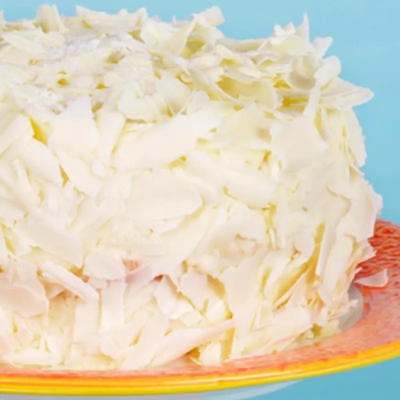 Delicate White Cake with Lemon Filling