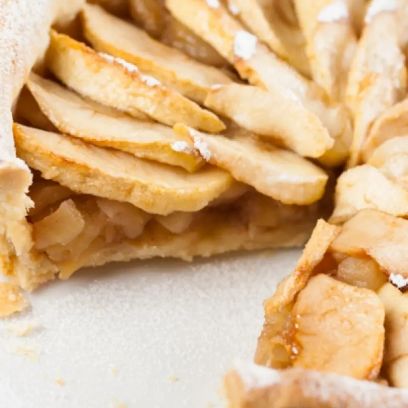 Deep Dish Apple Caramel Pie