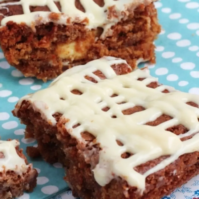 Gingerbread Cake With Lemon Glaze