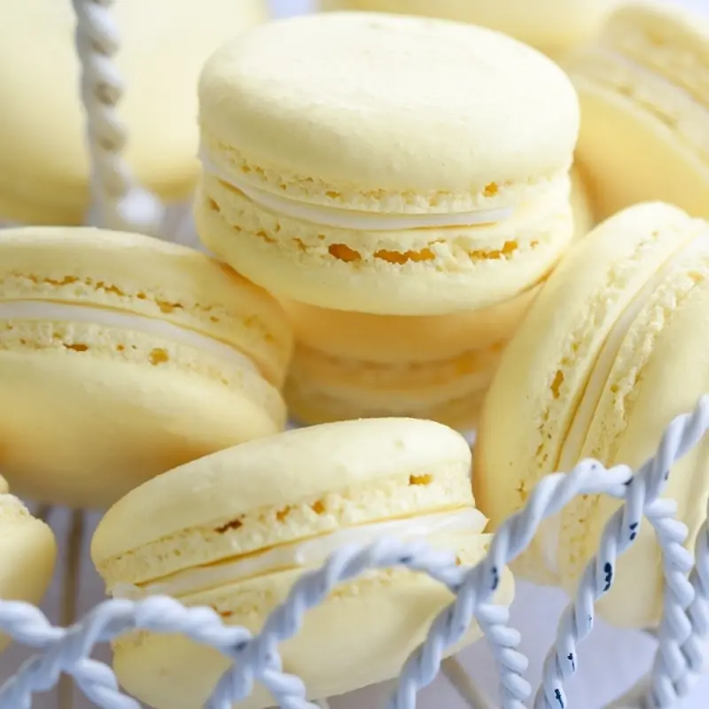 Almond Vanilla Macaroons