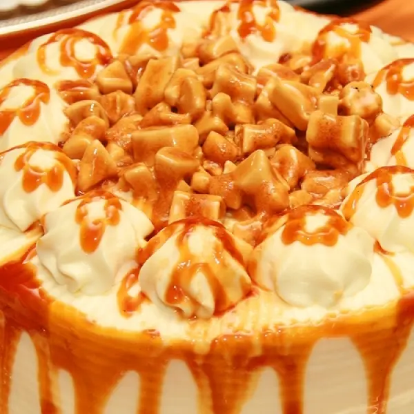 Toffee Caramel Cake