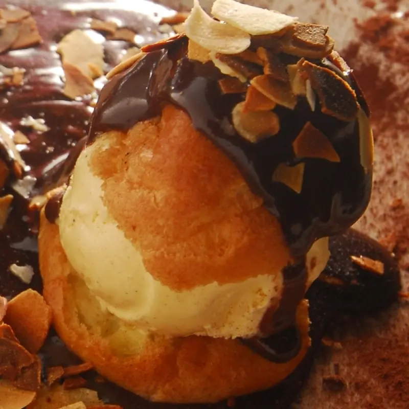 Cream Puffs With Almond Cream Filling