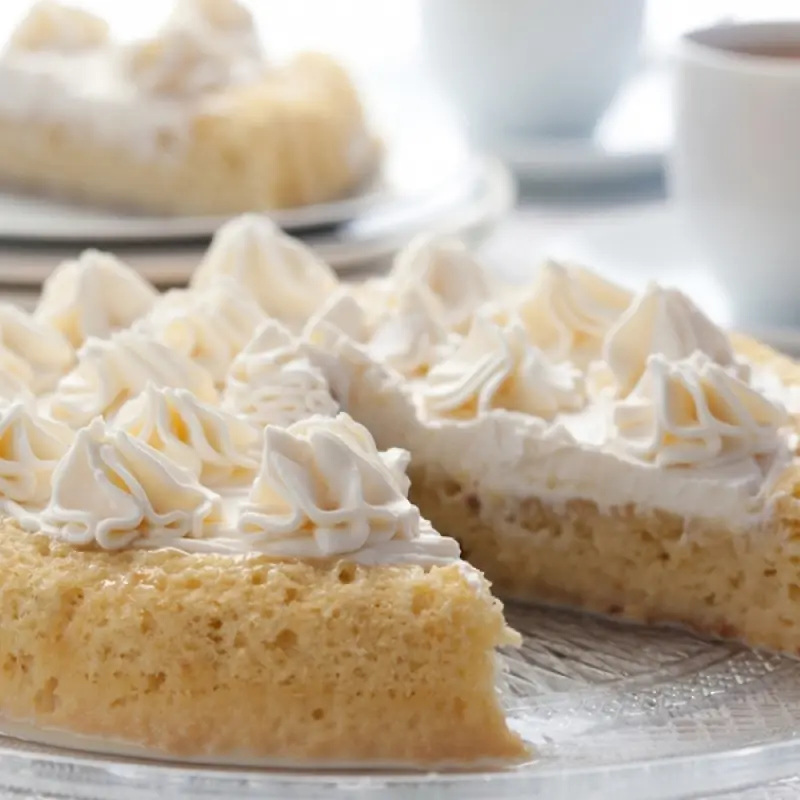 Vanilla Sponge Cake with Whipped Frosting