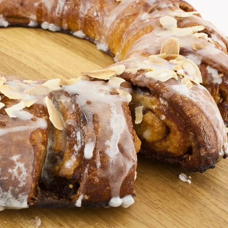Cinnamon Roll Wreath