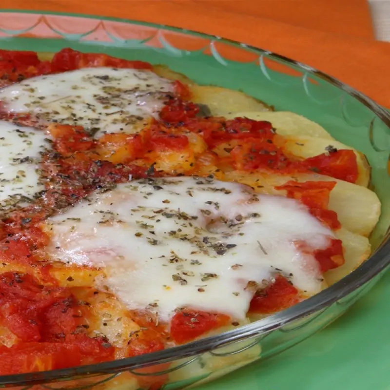 Scalloped Potatoes With Tomato Sauce