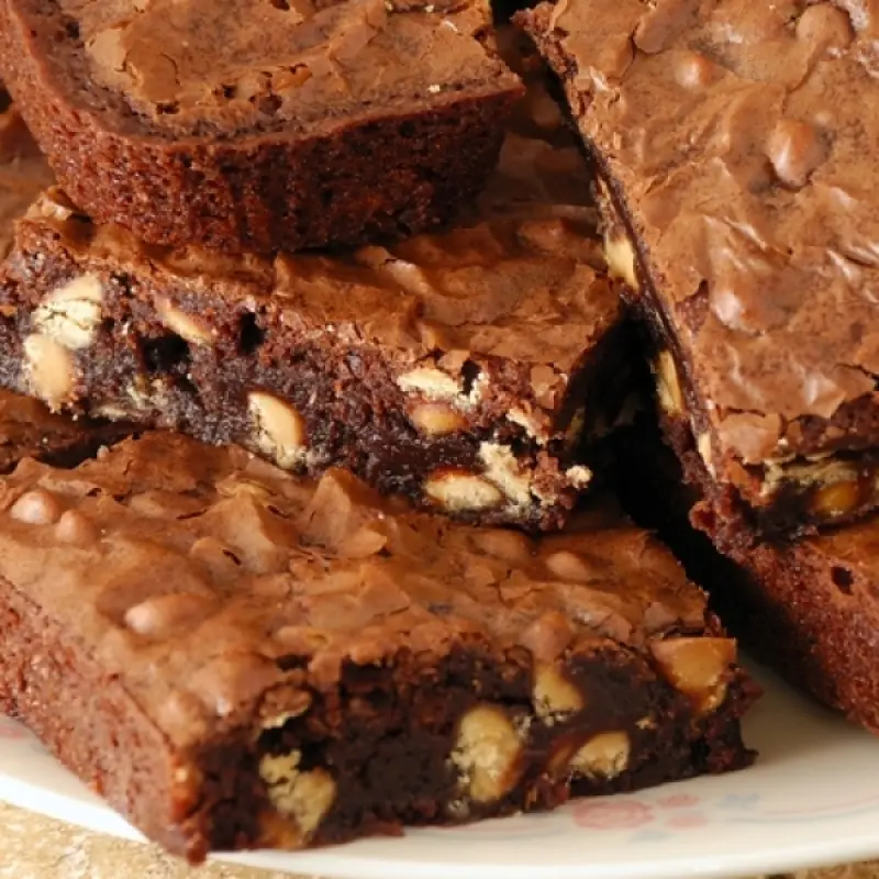Easy Walnut Brownie Squares