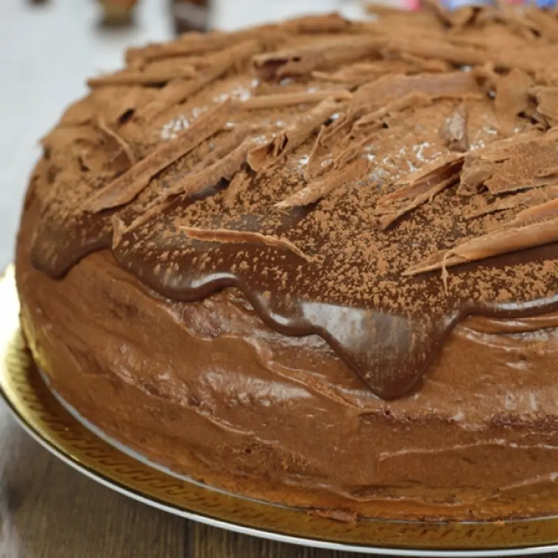 Chocolate Cake With Ganache Topping