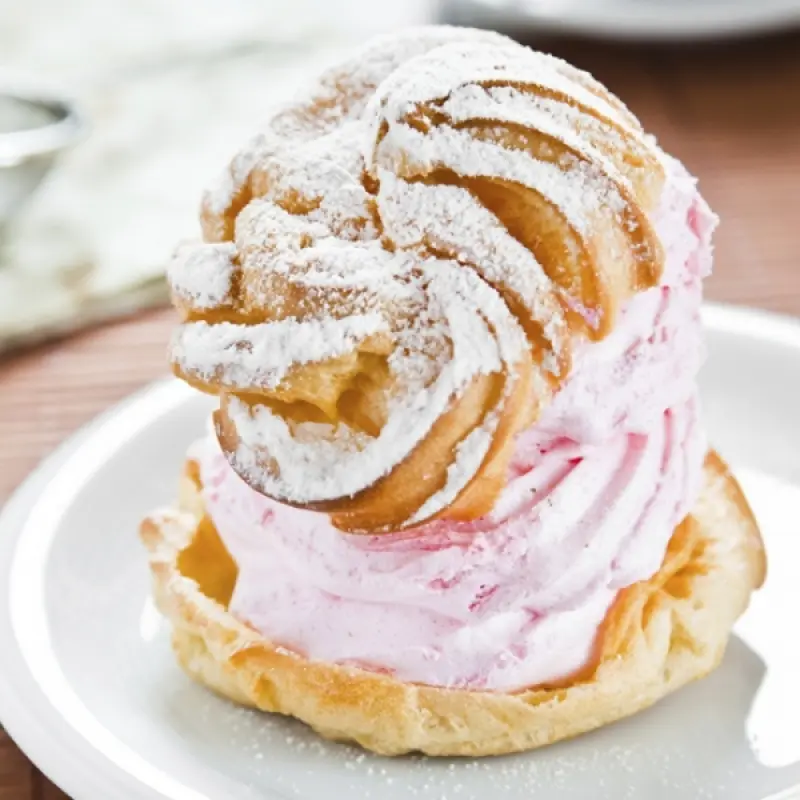 Profiteroles With Strawberry Cream