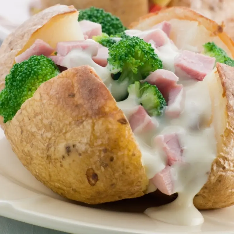 Potato With Ham and Broccoli Cream Sauce