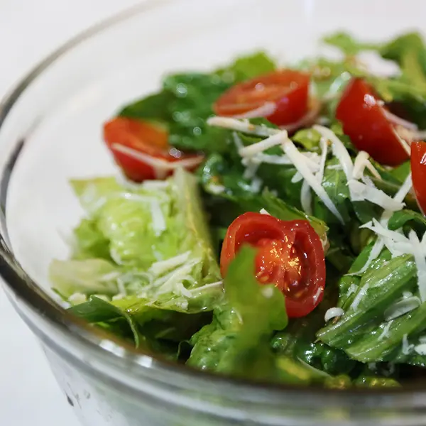 Simple Garden Salad With Dressing