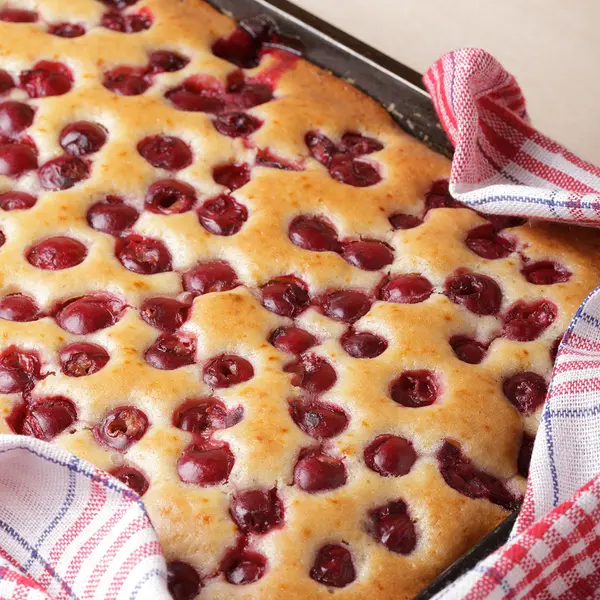 Easy to Make Cherry Cake