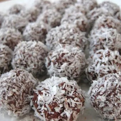 Raw Chocolate and Date Truffles