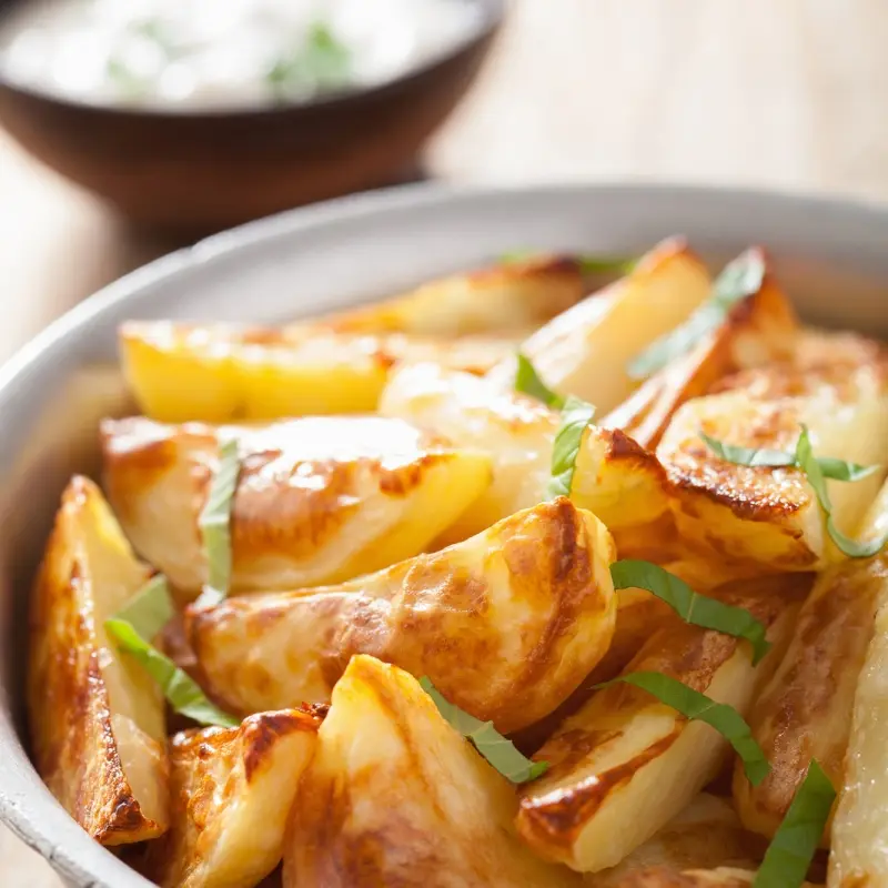 Baked Potato Wedges With Yogurt Dip