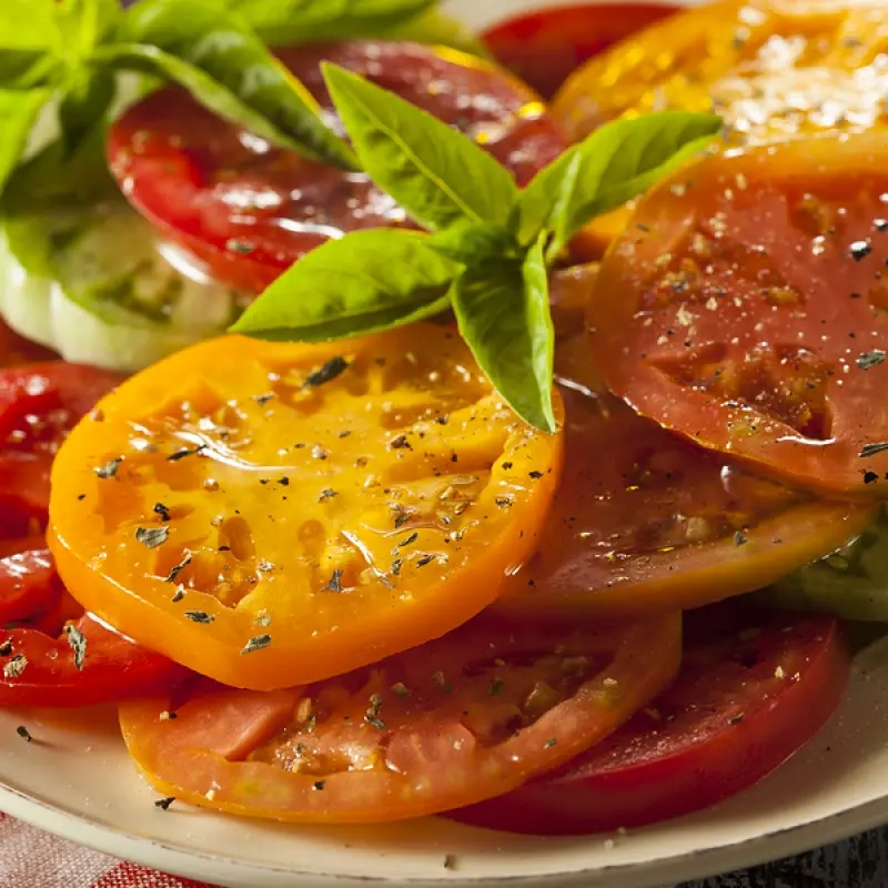 Tomato Salad with a Simple Vinagrette